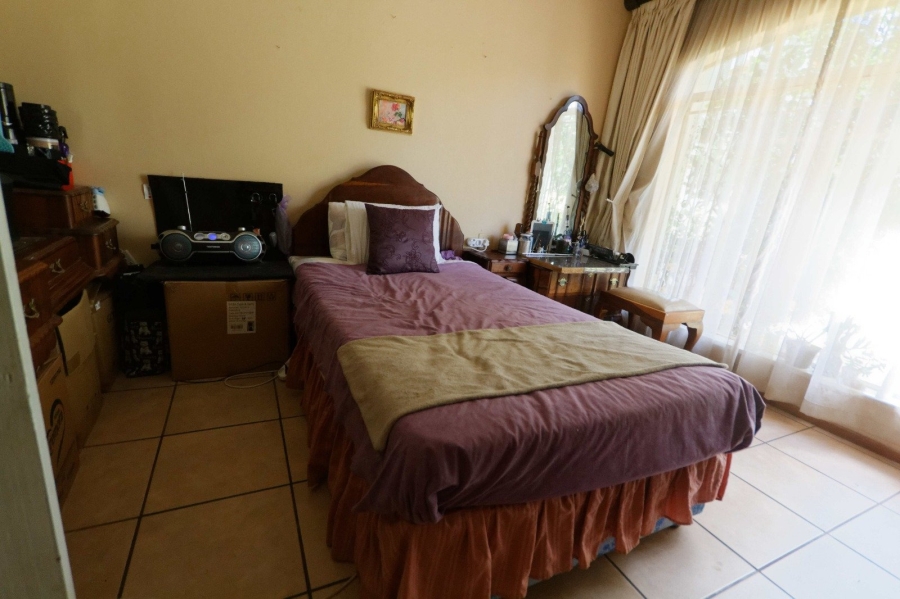 5 Bedroom Property for Sale in Wilkoppies North West